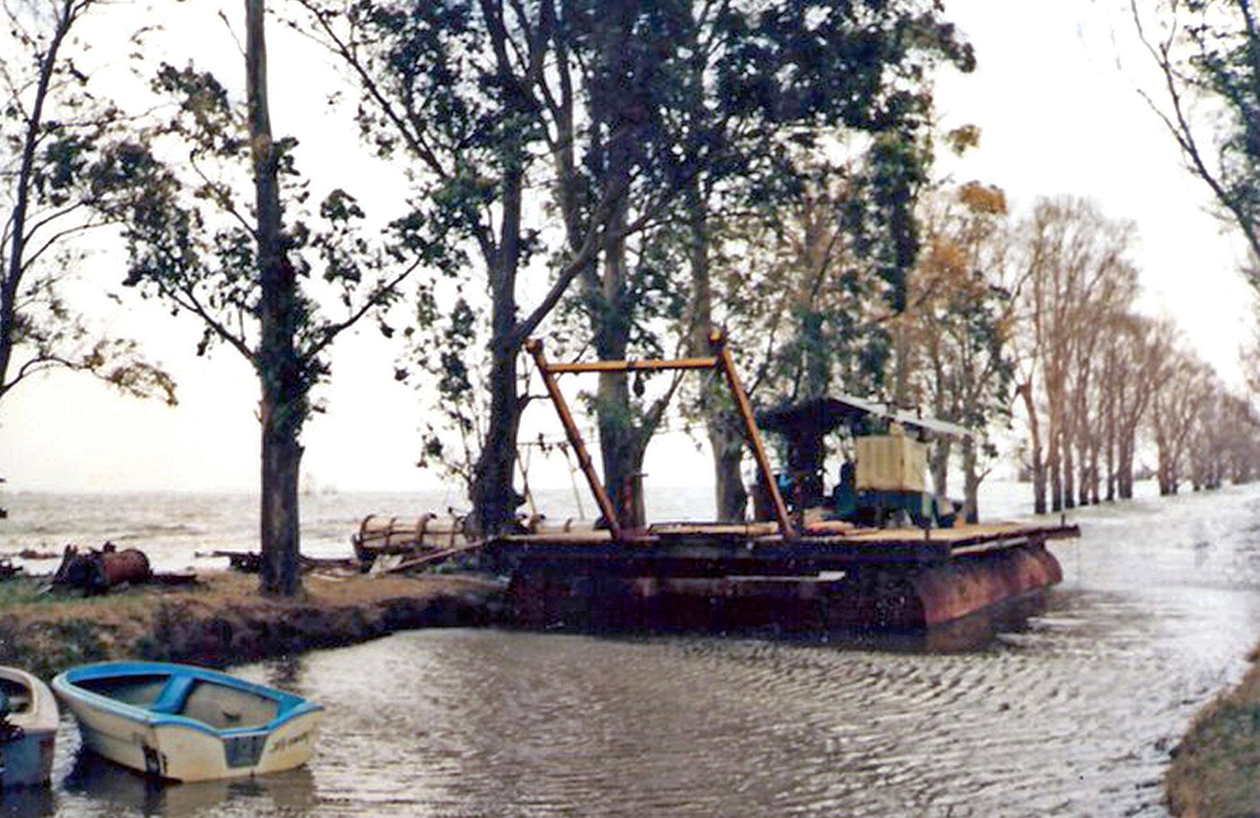 a) Foto 2 cementerio evacuación 1986-2