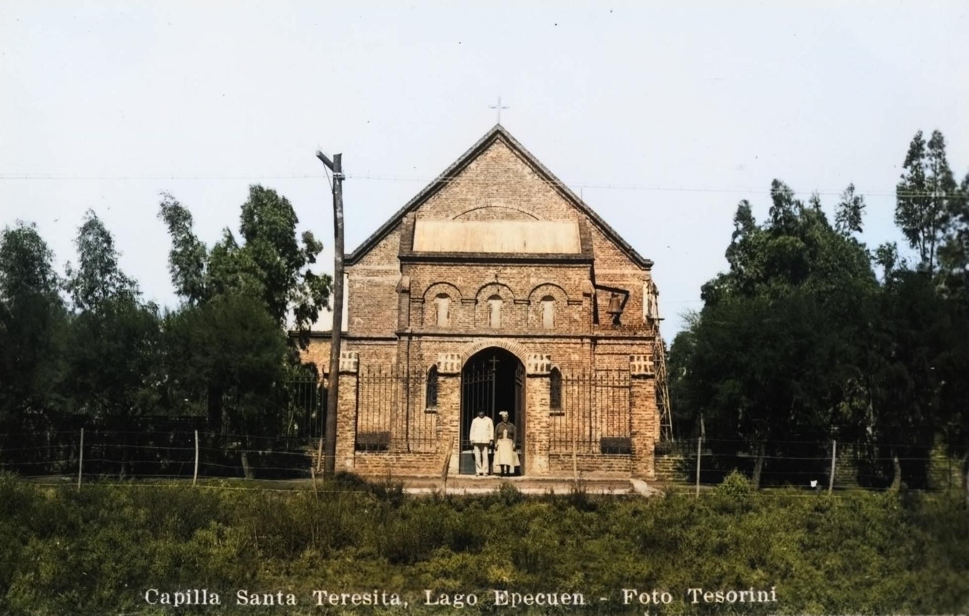 Iglesia Santa Teresita 1930ca.  Coloreada