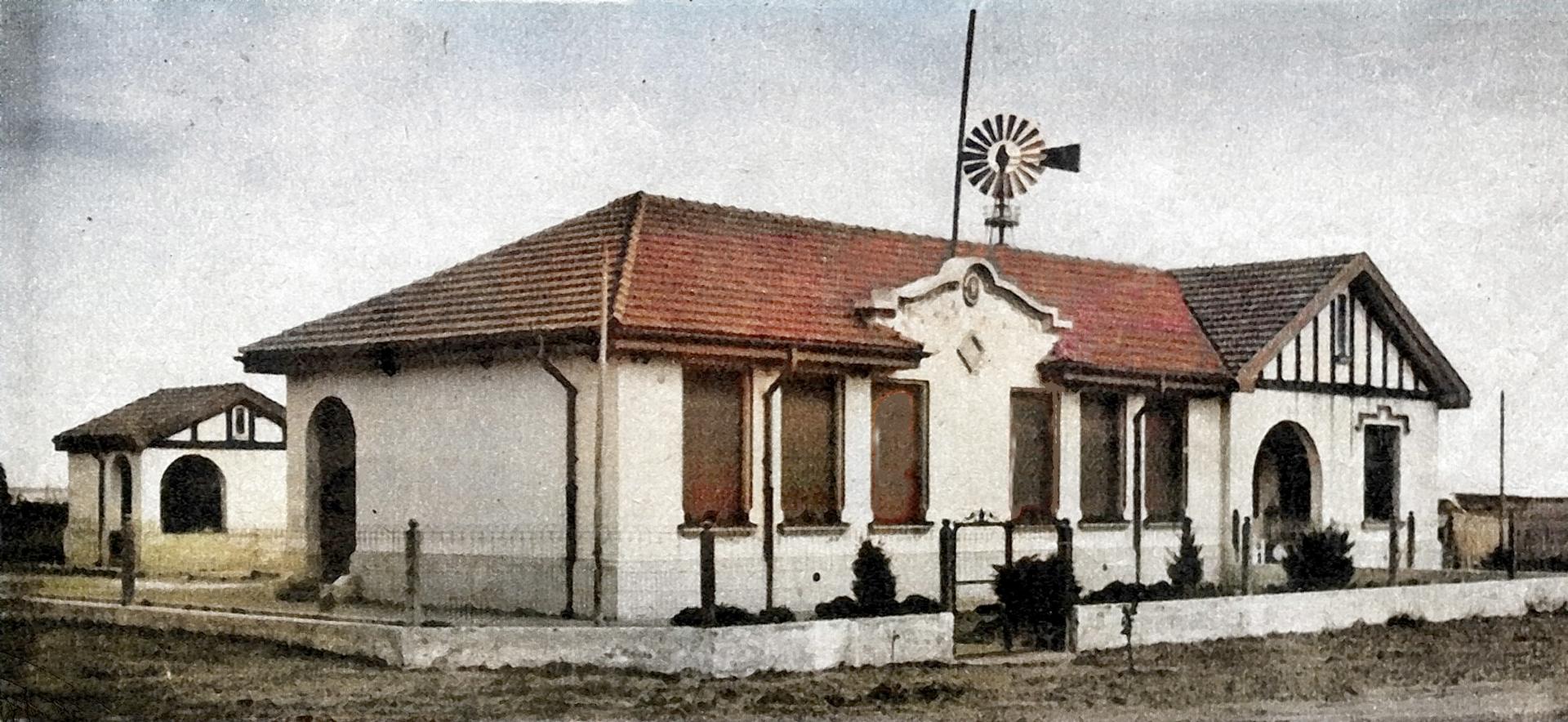 Escuela 17 Epecuen. 1935 coloreada
